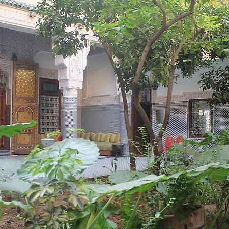 Riad Les Chrifis Navette Aeroport 24 Sur 24 Fès Exteriör bild
